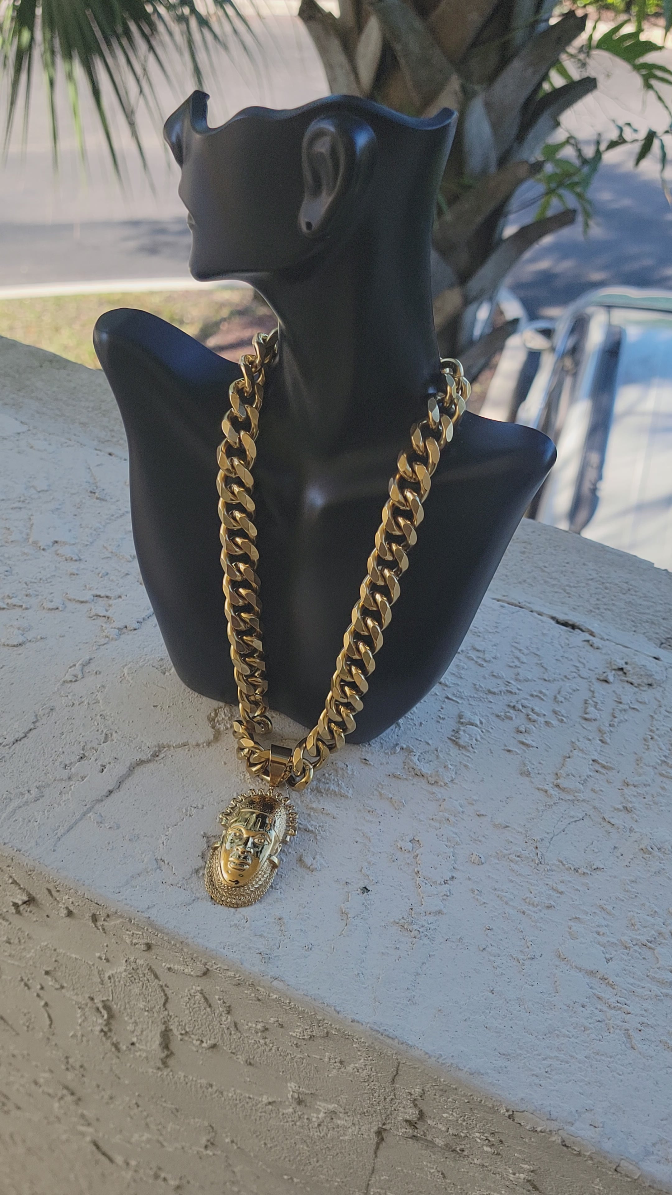 Queen Idia Medallion Cuban Link Chain Necklace